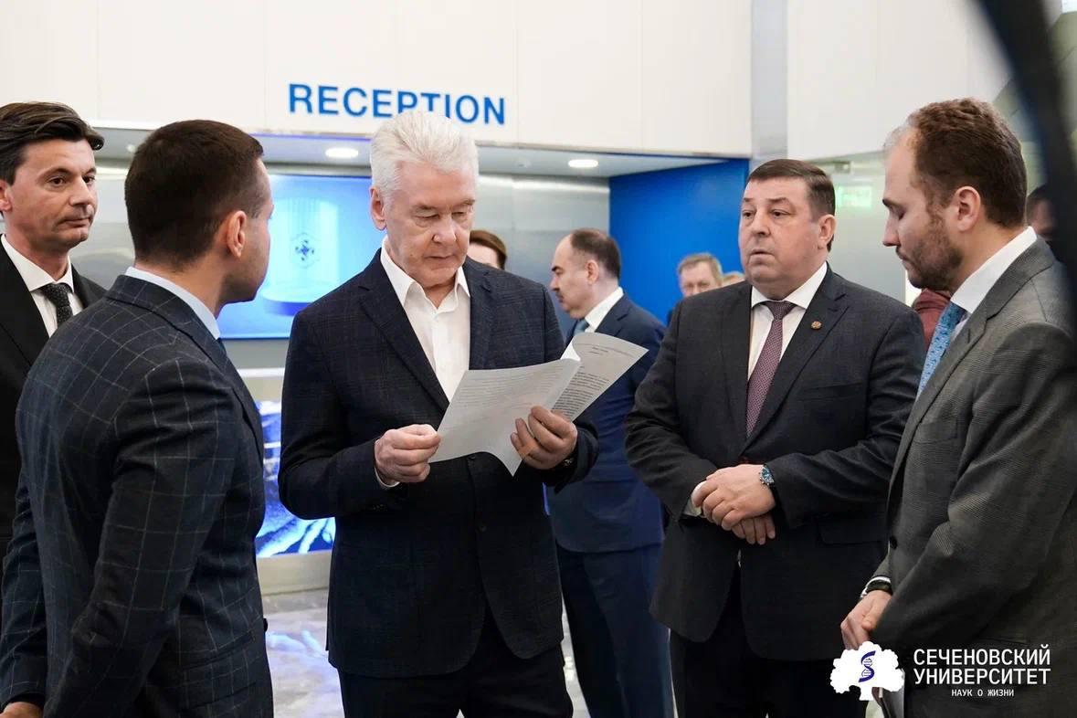 photo_5336801366036386815_y