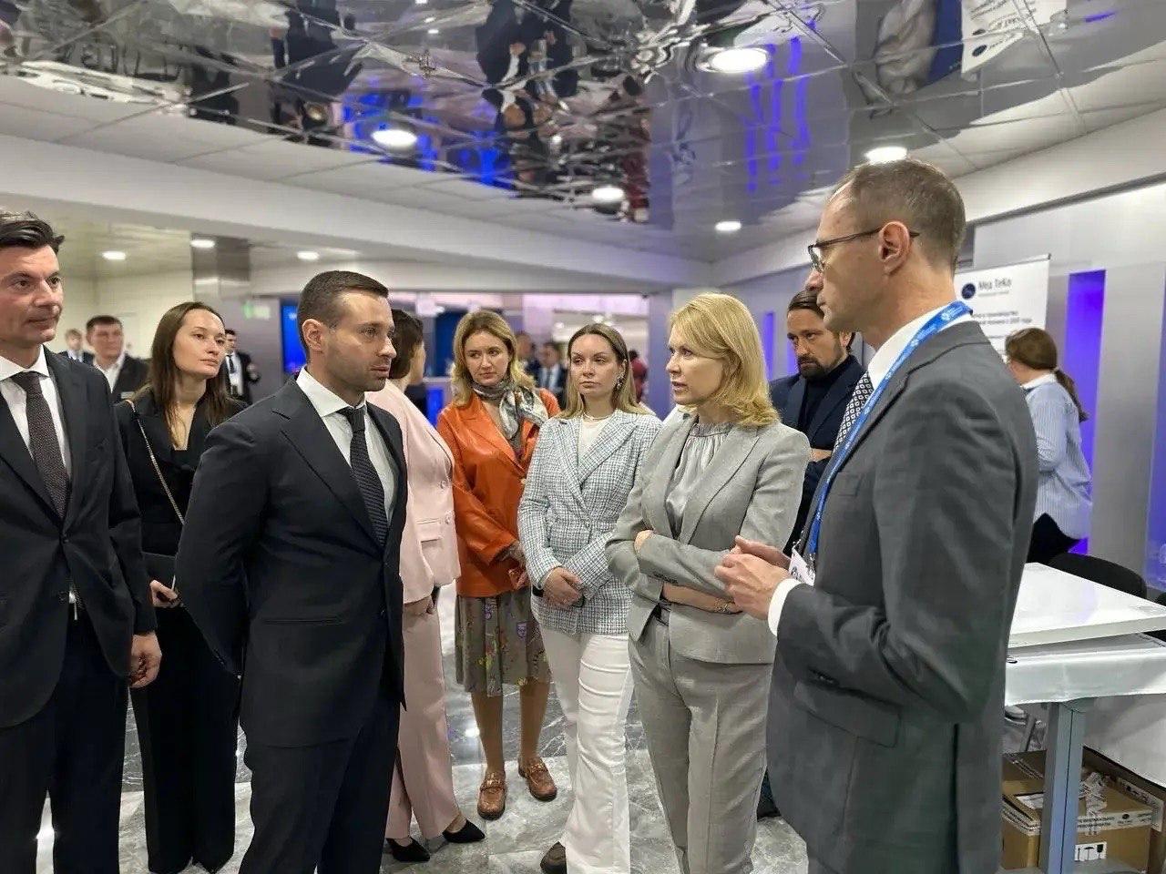 photo_5377450169181345473_y